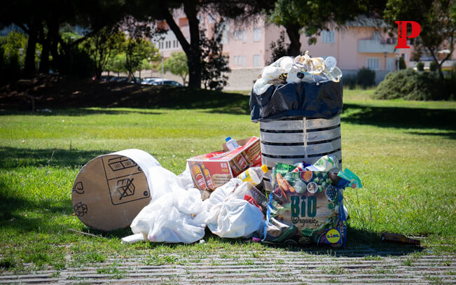 Público: Taxa de reciclagem em Portugal mantém-se “vergo­nho­samente” nos 21%, diz Zero
